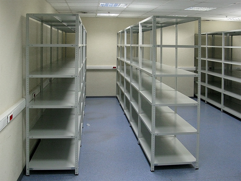 Металлические многосекционные стеллажи с нагрузкой на полку до 200 кг